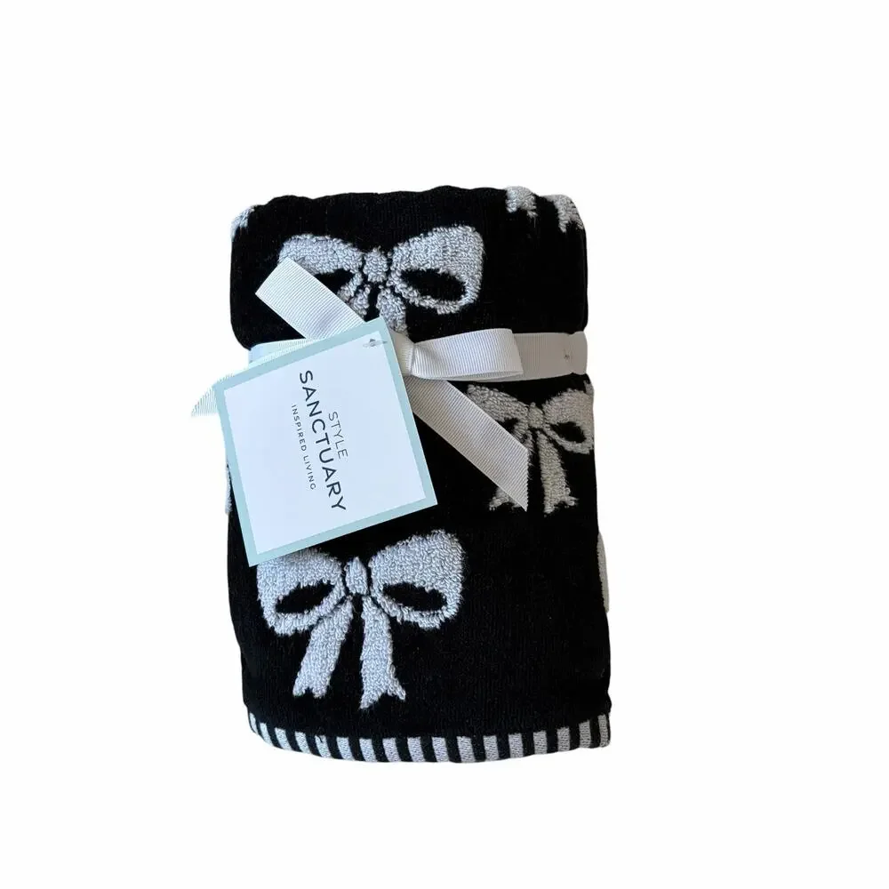 Style Sanctuary chic black